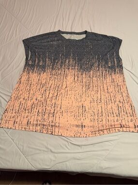 Amazon Women's Short Sleeve Gradient Crew Tee in Peach and Charcoal